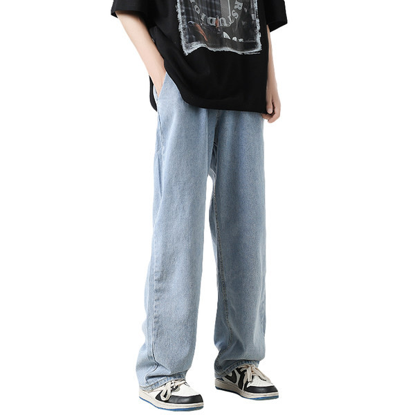 Įvairių spalvų vyriški džinsai su kišenėmis