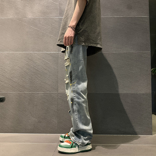 Egyenes modell férfi farmer, szakadt motívumokkal