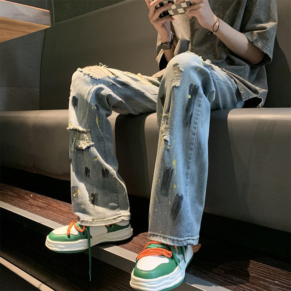 Egyenes modell férfi farmer, szakadt motívumokkal