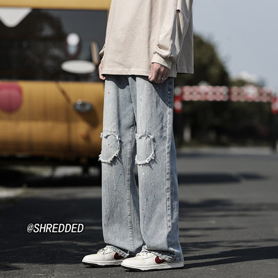 Moodsad tasku ja rebestatud motiividega meeste teksad