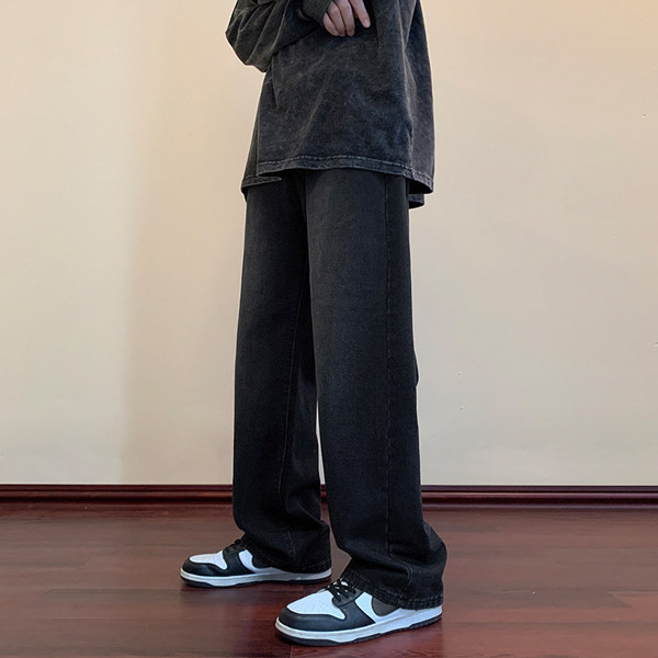 Mitmes värvitoonis vabaaja meeste teksad