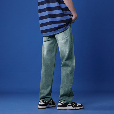 Smulkūs vyriški tiesaus modelio džinsai su kišenėmis