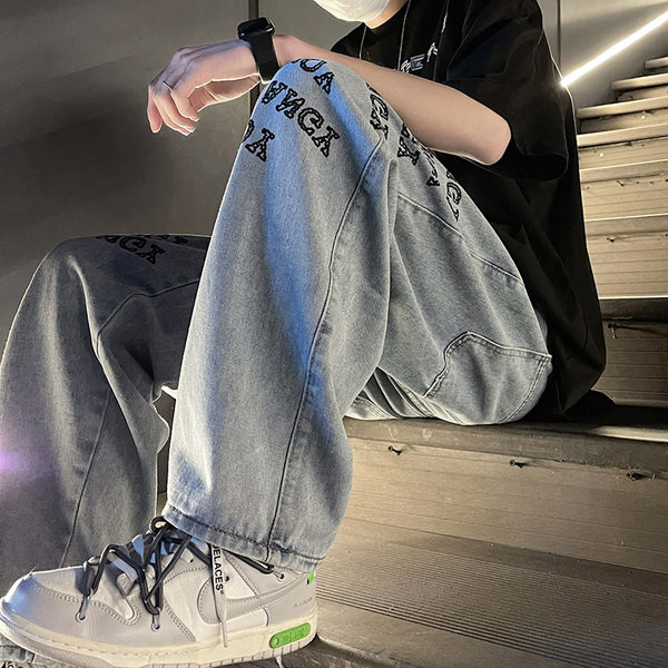 Ανδρικό τζιν φαρδύ με επιγραφή