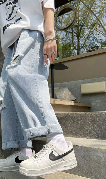 Rebenenud motiividega meeste teksapükste laia sääremudel