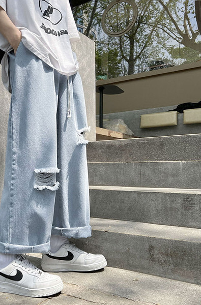 Rebenenud motiividega meeste teksapükste laia sääremudel