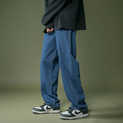 Férfi farmer, letisztult modell a mindennapokhoz