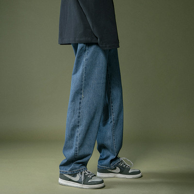 Férfi farmer, letisztult modell a mindennapokhoz