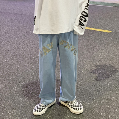 Muški elegantni ravni model traperica s natpisom i džepom