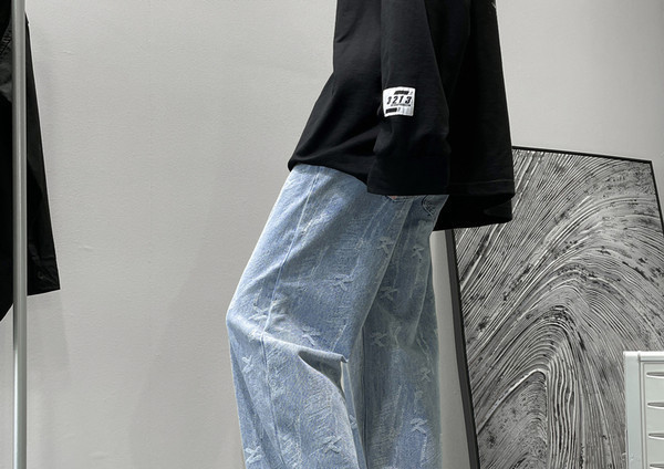 Meeste vabaaja teksad tikandiga