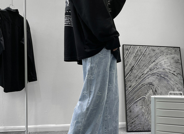 Meeste vabaaja teksad tikandiga