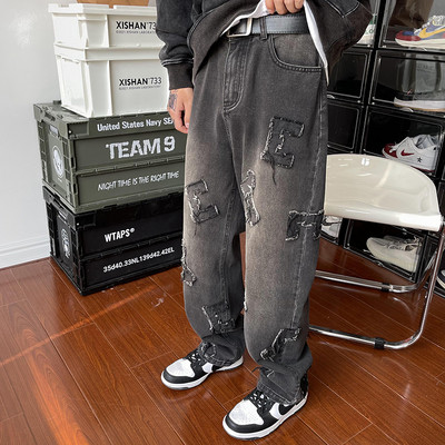 Alkalmi férfi farmernadrág hímzéssel