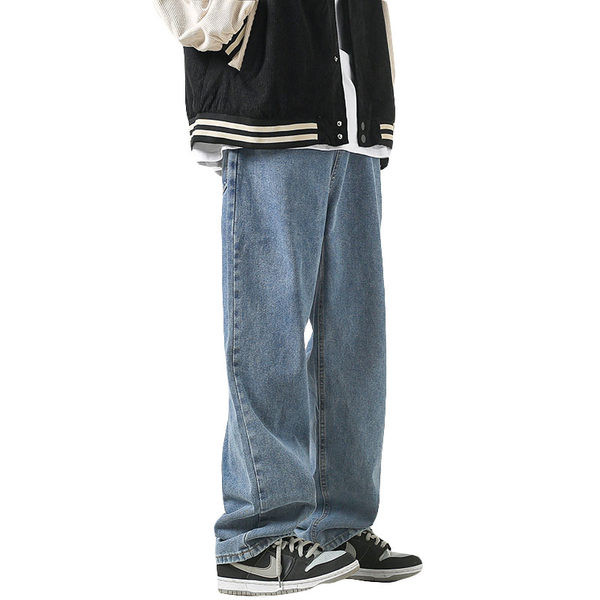 Uus taskuga meeste teksapükste mudel mitmes värvitoonis