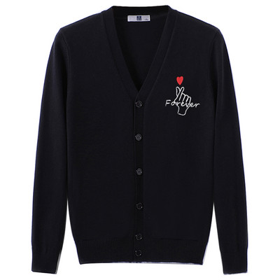 Férfi mellény gombokkal és hímzéssel