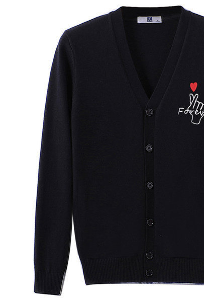 Férfi mellény gombokkal és hímzéssel