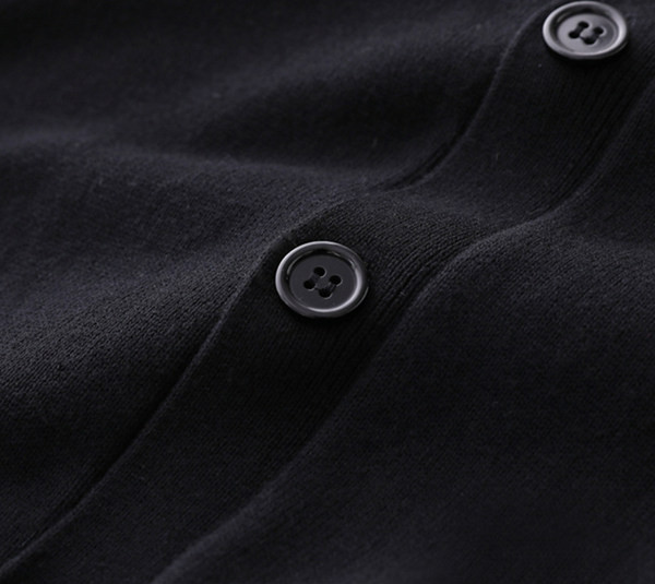 Lezser férfi hosszú ujjú kardigán hímzéssel