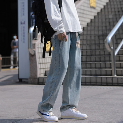 Mitmes värvitoonis paeltega meeste teksad