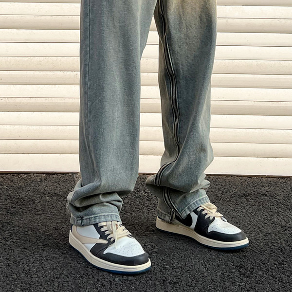 Ανδρικό τζιν με καθαρό μοντέλο τσέπης και κουμπιά