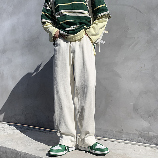 Vyriški plataus modelio džinsai su kišene ir diržu