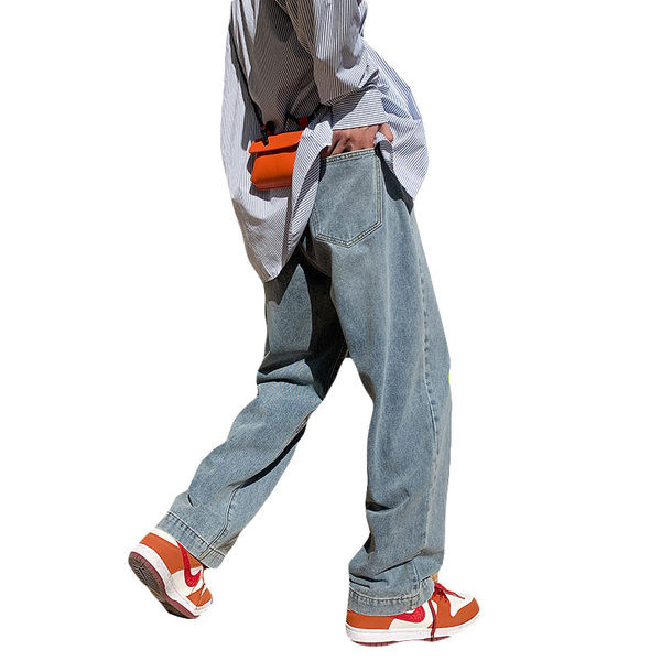 Vyriški plataus modelio džinsai su kišene ir diržu