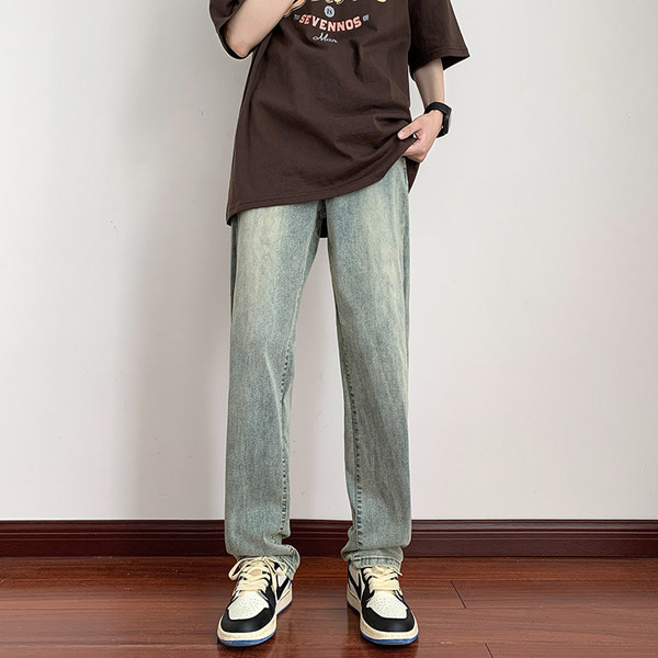 Zsebes férfi farmer letisztult modell