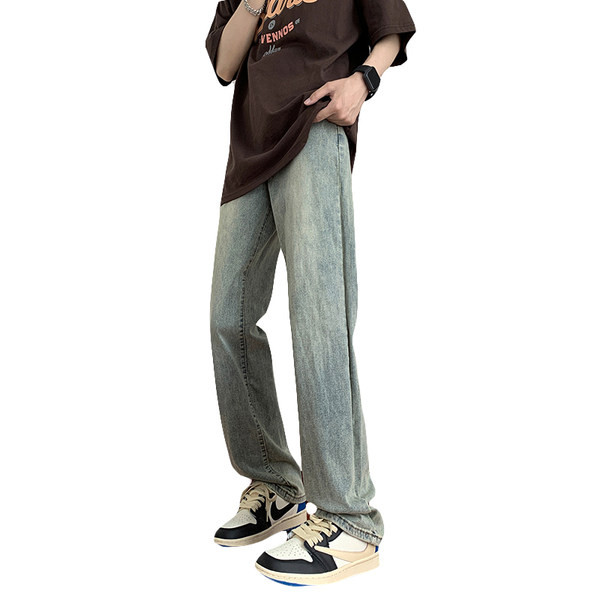 Zsebes férfi farmer letisztult modell