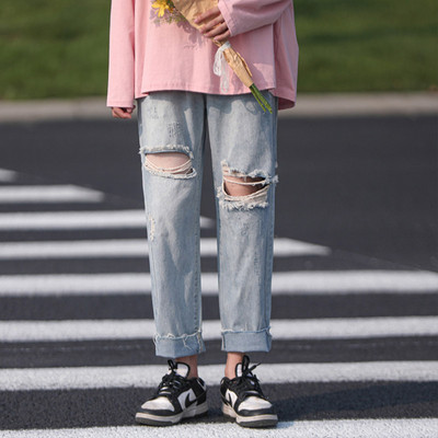 Rebenenud elemendiga meeste teksapükste sirge mudel