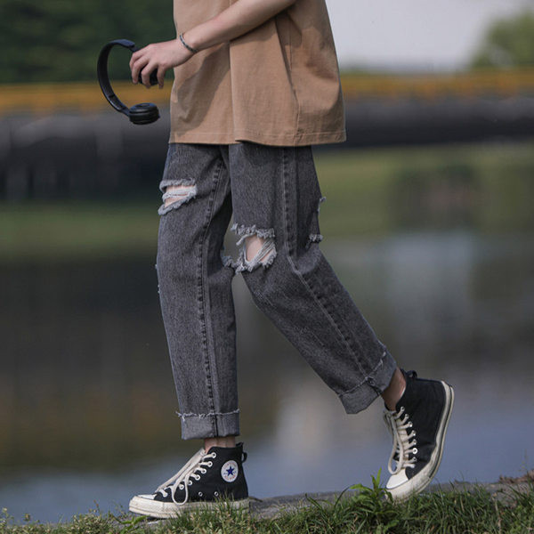 Rebenenud elemendiga meeste teksapükste sirge mudel