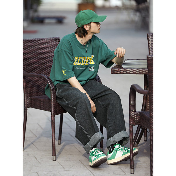 Ανδρικό τζιν φαρδύ μοντέλο με τσέπη κατάλληλο για καθημερινή ζωή