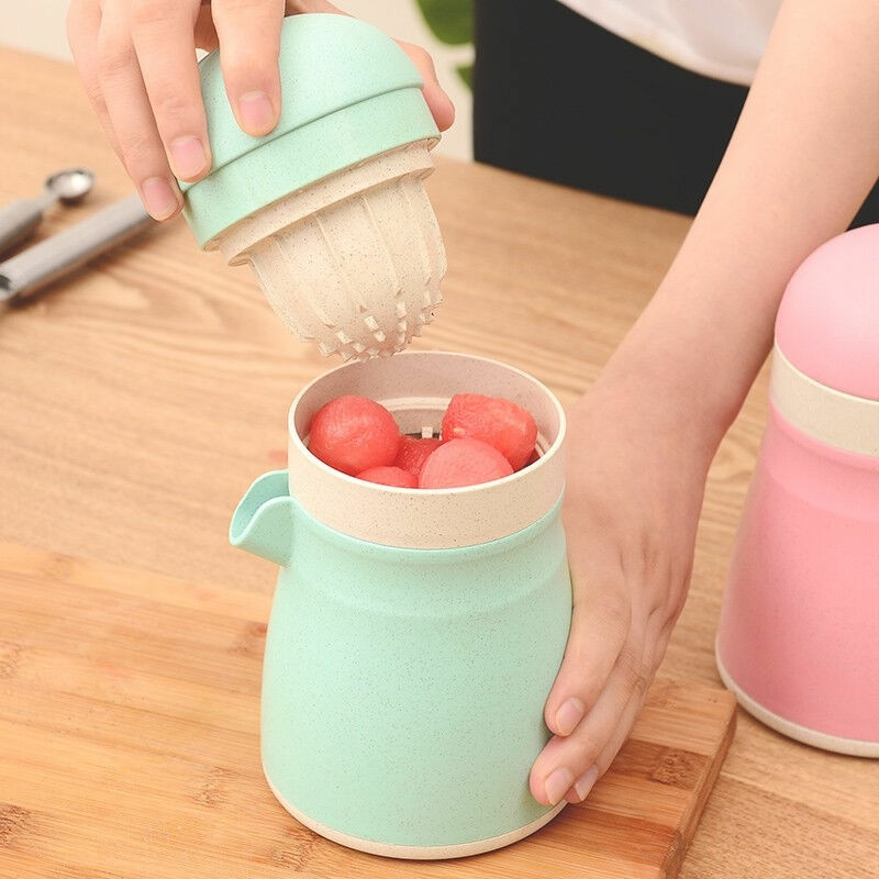 Питейна ръчна сокоизстисквачка Машина Кухненски аксесоари Творчески оригинален сок Мини преносим блендер Сокоизстисквачка за цитрусови плодове за портокал лимон