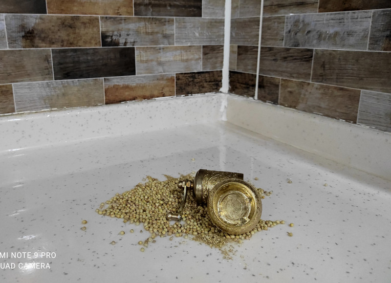 Turkiška kavos pupelių malūnėlis druskos prieskonių mašina malūnėlis rankinė rankena virtuvės įrankis varinis rankų darbo nešiojamas dovanų specialus 4,3 colio