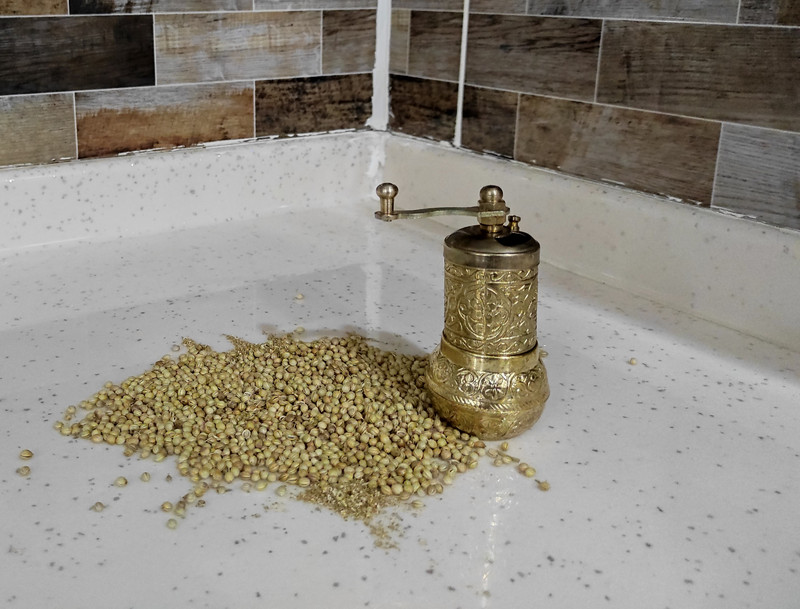 Turkiška kavos pupelių malūnėlis druskos prieskonių mašina malūnėlis rankinė rankena virtuvės įrankis varinis rankų darbo nešiojamas dovanų specialus 4,3 colio