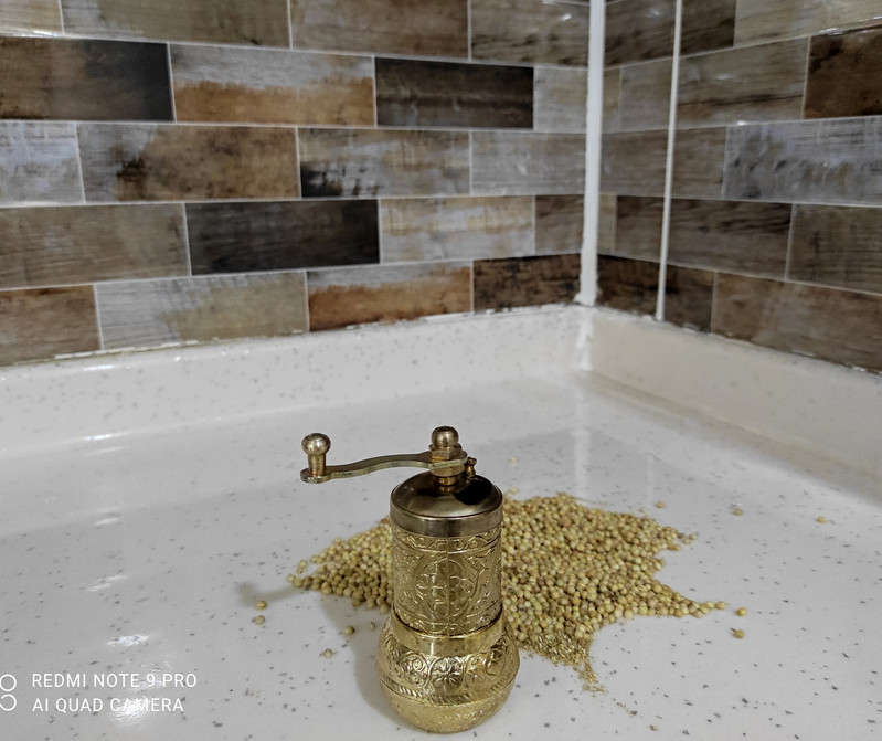 Turkiška kavos pupelių malūnėlis druskos prieskonių mašina malūnėlis rankinė rankena virtuvės įrankis varinis rankų darbo nešiojamas dovanų specialus 4,3 colio