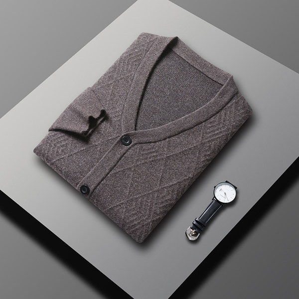 Kelių spalvų laisvalaikio vyriškas megztinis