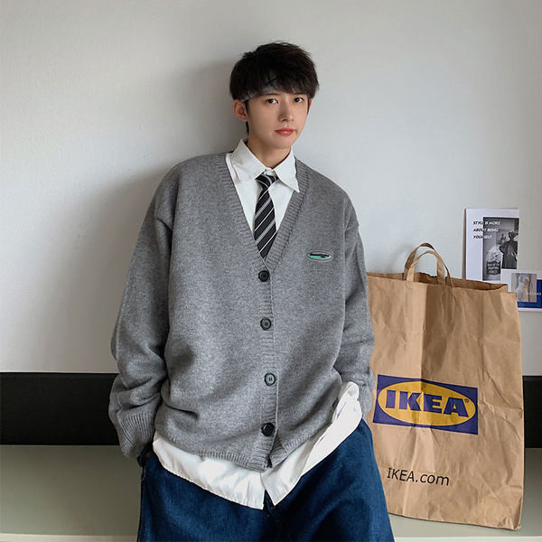 Cardigan bărbătesc cu model larg, cu nasturi și broderie