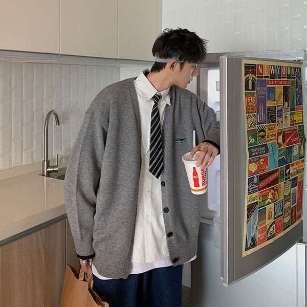 Cardigan bărbătesc cu model larg, cu nasturi și broderie