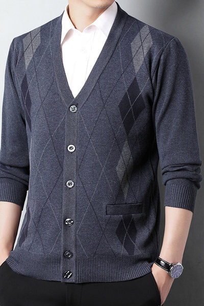 Cardigan bărbătesc pentru zilele de toamnă cu decolteu în V