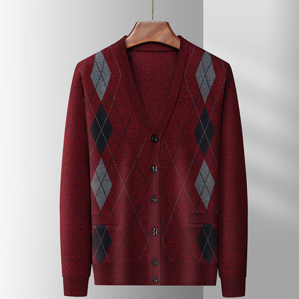 Cardigan bărbătesc pentru zilele de toamnă cu decolteu în V