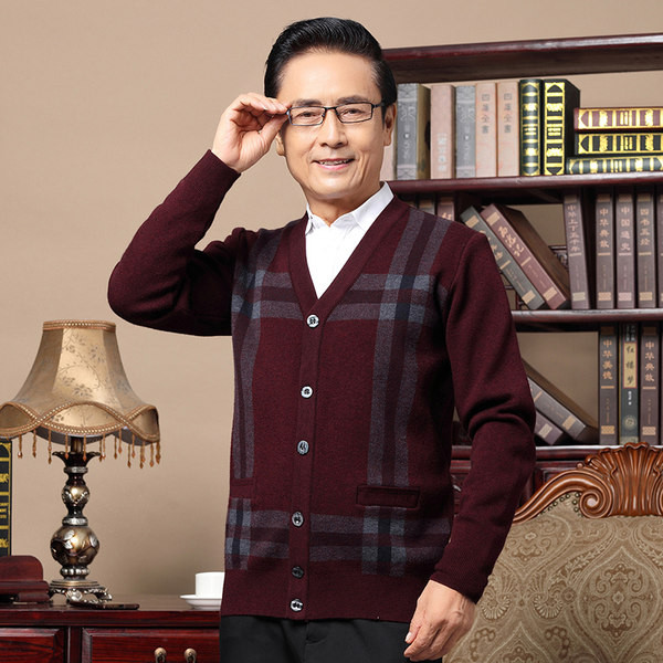 Cardigan in carouri cu nasturi