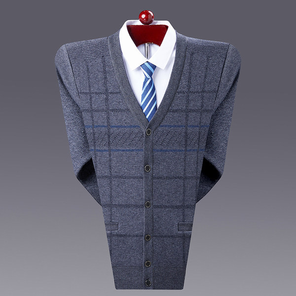 Vesta pentru barbati cu decolteu in V si nasturi