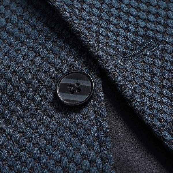 Jachetă modernă pentru bărbați cu element metalic și buzunare