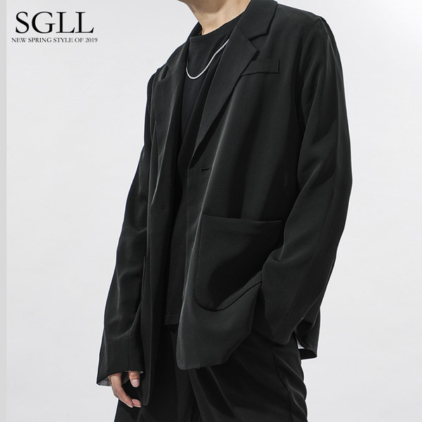 Jachetă bărbătească lată cu buzunar și nasturi