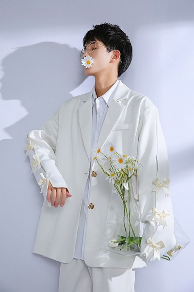 Sacou barbatesc model larg cu inchidere cu panglica si nasturi