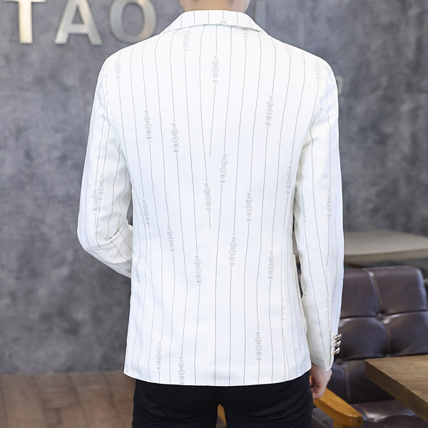 Jachetă bărbătească cu nasturi în dungi