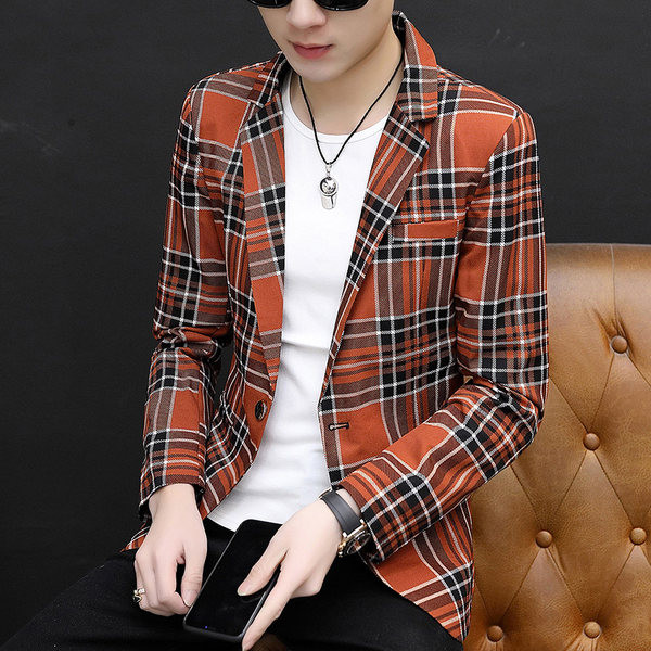 Jachetă cu nasturi în carouri de toamnă