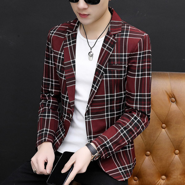 Jachetă cu nasturi în carouri de toamnă