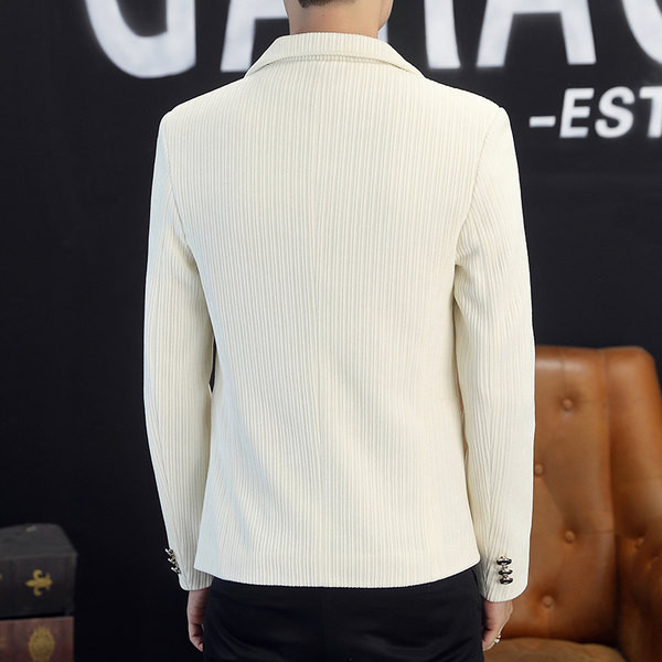 Geaca din catifea de toamna model montata