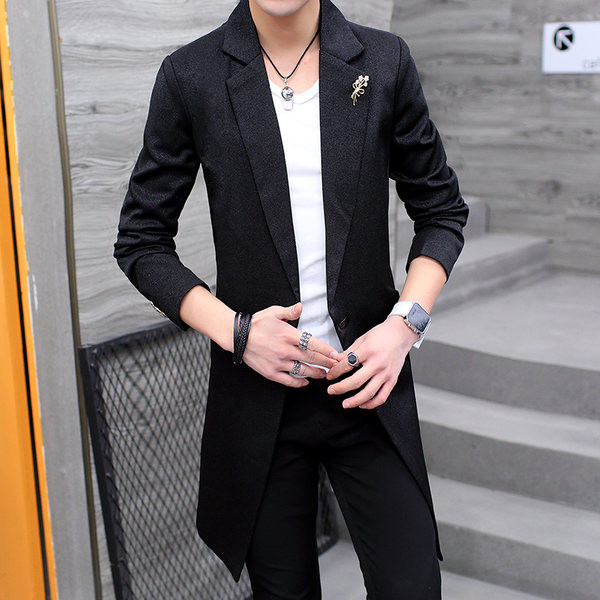 Elegantiškas vyriškas vidutinio ilgio švarkas