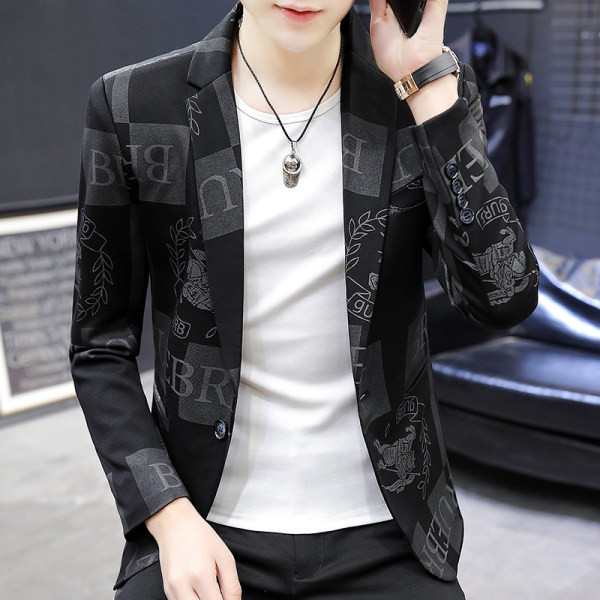 Įvairių modelių elegantiška vyriška striukė