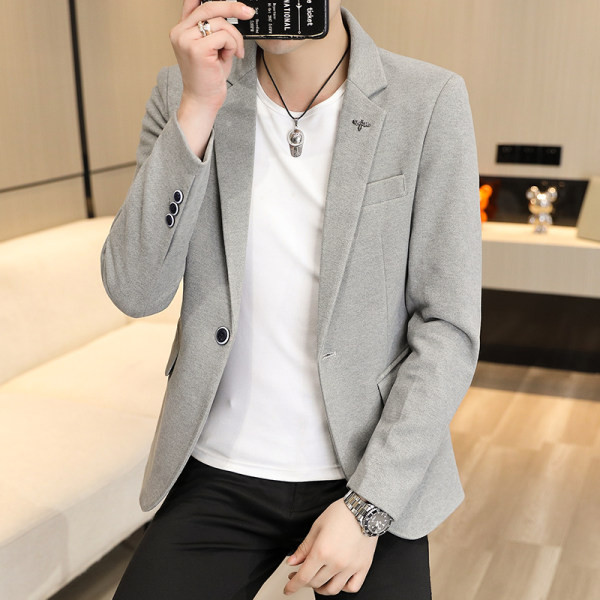 Model montat de sacou barbatesc