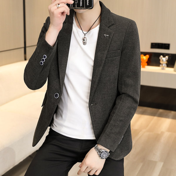 Model montat de sacou barbatesc